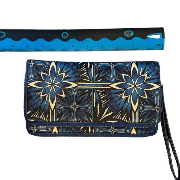 Happy Wahine Allison Wallet - Picture 2 of 5